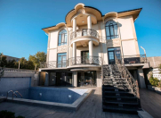 Satılır 6 otaqlı 320 m2 villa Badamdar