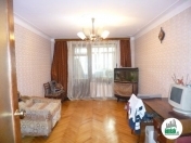 Satılır 3 otaqlı 105 m2 köhnə tikili İnşaatçılar m.