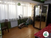 Satılır 4 otaqlı 100 m2 köhnə tikili Elmlər Akademiyası m.