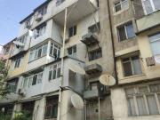 Satılır 1 otaqlı 35 m2 köhnə tikili İnşaatçılar m.
