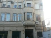 Satılır 1 otaqlı 51 m2 köhnə tikili Sahil m.