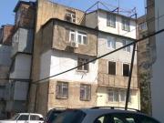 Satılır 1 otaqlı 30 m2 köhnə tikili Elmlər Akademiyası m.