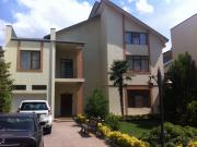 Satılır 10 otaqlı 174 m2 həyət evi 20 yanvar m.