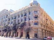 Satılır 4 otaqlı 185 m2 köhnə tikili Sahil m.