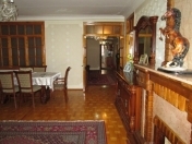 Satılır 5 otaqlı 172 m2 köhnə tikili 8 mkr