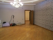 Satılır 3 otaqlı 135 m2 yeni tikili Nizami m.