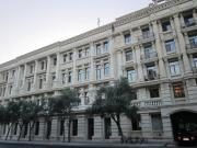 Satılır 4 otaqlı 120 m2 köhnə tikili Sahil m.