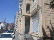 İcarəyə verilir 3 otaqlı 230 m2 obyekt Şah İsmayıl Xətai m.