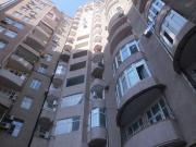 İcarəyə verilir 4 otaqlı 180 m2 yeni tikili Gənclik m.