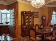 İcarəyə verilir 10 otaqlı 1000 m2 həyət evi Gənclik m.