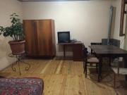 İcarəyə verilir 2 otaqlı 45 m2 bağ evi Yasamal r.