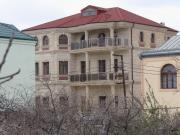 İcarəyə verilir 6 otaqlı 400 m2 həyət evi 6 mkr