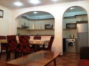 İcarəyə verilir 8 otaqlı 500 m2 həyət evi Badamdar