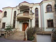 İcarəyə verilir 7 otaqlı 750 m2 həyət evi Gənclik m.