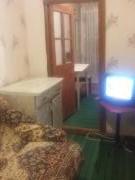 İcarəyə verilir 1 otaqlı 15 m2 köhnə tikili Nizami m.