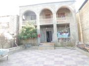 Satılır 7 otaqlı 180 m2 bağ evi Qaraçuxur