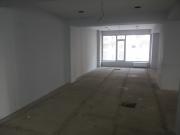 İcarəyə verilir 10 otaqlı 400 m2 obyekt İnşaatçılar m.