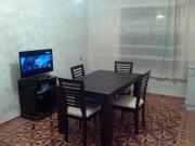 İcarəyə verilir 2 otaqlı 65 m2 köhnə tikili İnşaatçılar m.