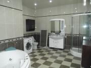 İcarəyə verilir 5 otaqlı 250 m2 yeni tikili 28 May m.