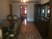 Satılır 3 otaqlı 65 m2 köhnə tikili Elmlər Akademiyası m.