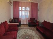 Satılır 4 otaqlı 100 m2 köhnə tikili İnşaatçılar m.