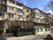 Satılır 2 otaqlı 47 m2 köhnə tikili Elmlər Akademiyası m.