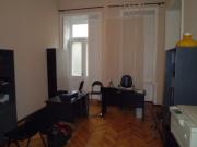 İcarəyə verilir 3 otaqlı 100 m2 obyekt 28 May m.