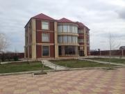 Satılır 8 otaqlı 10000 m2 həyət evi Novxanı