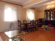 Satılır 4 otaqlı 120 m2 köhnə tikili Elmlər Akademiyası m.