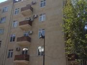 Satılır 2 otaqlı 65 m2 köhnə tikili Elmlər Akademiyası m.