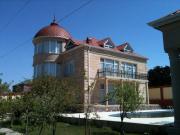 Satılır 8 otaqlı 300 m2 həyət evi Novxanı