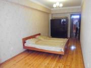 İcarəyə verilir 3 otaqlı 75 m2 köhnə tikili İnşaatçılar m.