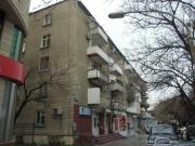Satılır 2 otaqlı 45 m2 köhnə tikili Elmlər Akademiyası m.