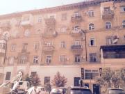 Satılır 2 otaqlı 52 m2 köhnə tikili Elmlər Akademiyası m.