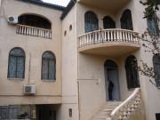İcarəyə verilir 6 otaqlı 220 m2 həyət evi Gənclik m.