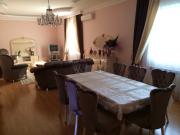 Satılır 8 otaqlı 1600 m2 həyət evi Novxanı