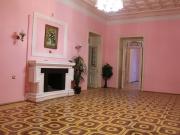 İcarəyə verilir 6 otaqlı 300 m2 obyekt Nizami m.