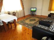 İcarəyə verilir 2 otaqlı 95 m2 köhnə tikili İnşaatçılar m.