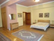 İcarəyə verilir 7 otaqlı 330 m2 yeni tikili Elmlər Akademiyası m.