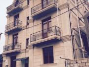 Satılır 10 otaqlı 1 m2 həyət evi Bakıxanov