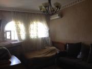 Satılır 2 otaqlı 70 m2 köhnə tikili İnşaatçılar m.