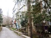 Satılır 2 otaqlı 45 m2 köhnə tikili 1 mkr