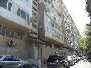 Satılır 3 otaqlı 88 m2 köhnə tikili Elmlər Akademiyası m.