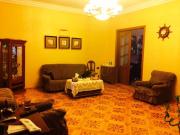 Satılır 4 otaqlı 120 m2 köhnə tikili Montin