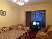 Satılır 3 otaqlı 65 m2 köhnə tikili İnşaatçılar m.