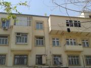 Satılır 4 otaqlı 137 m2 köhnə tikili Elmlər Akademiyası m.