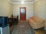 İcarəyə verilir 2 otaqlı 55 m2 köhnə tikili İnşaatçılar m.