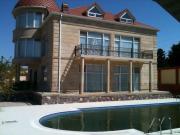 Satılır 7 otaqlı 500 m2 həyət evi Novxanı