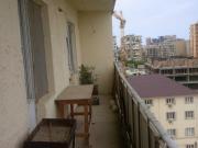 Satılır 5 otaqlı 95 m2 köhnə tikili İnşaatçılar m.