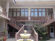 İcarəyə verilir 9 otaqlı 700 m2 həyət evi Gənclik m.